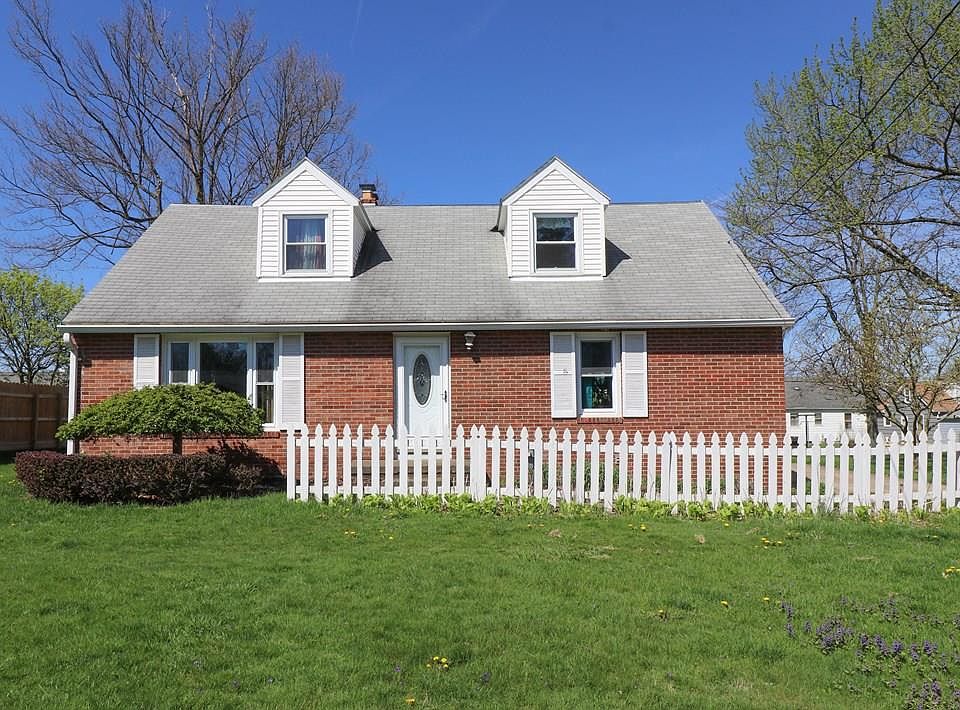 1st image of 380 Fairlawn Ave