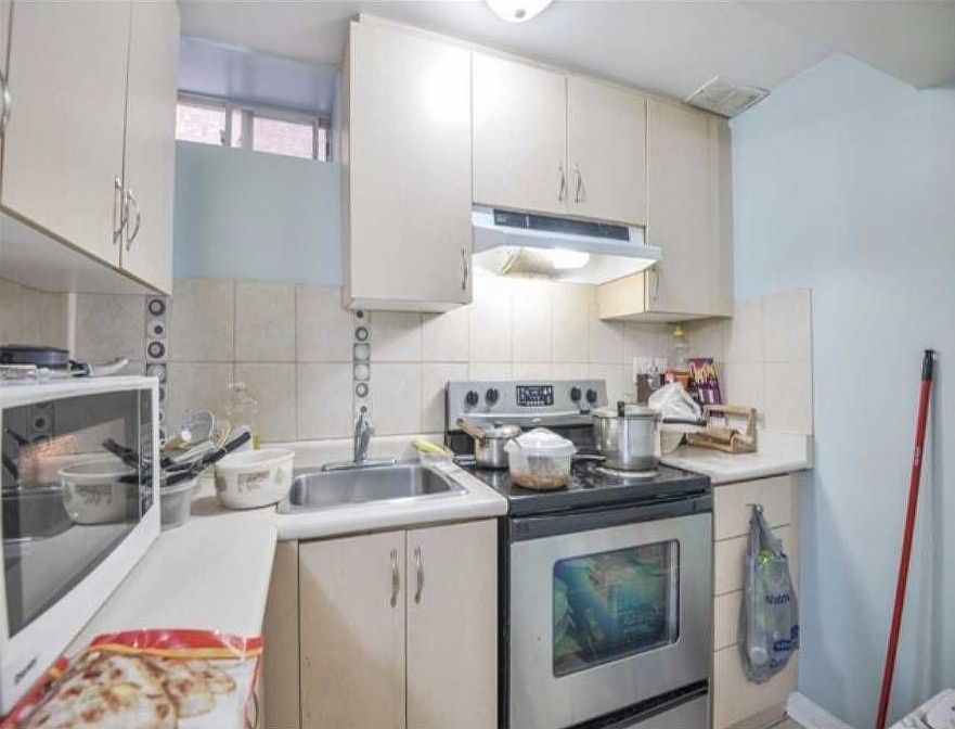 2nd image of 70 Colombo Cres #Basement