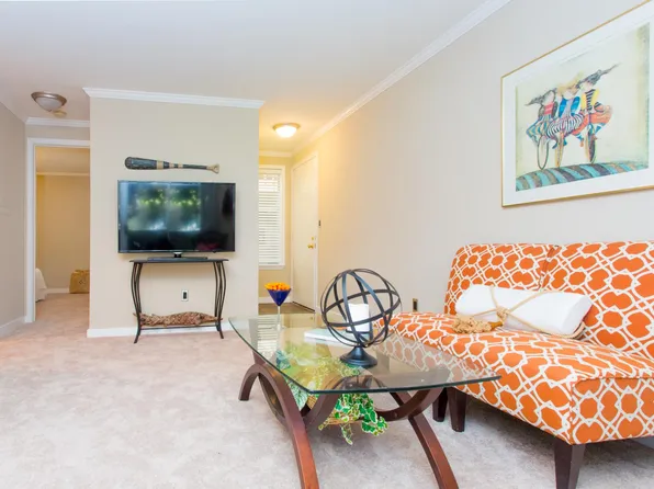 6700 NE 182nd St APT C106, Kenmore, WA 98028