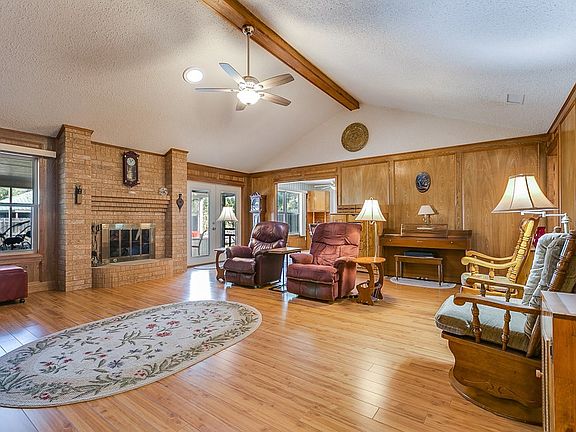 4th image of 3310 Cedarhill Dr