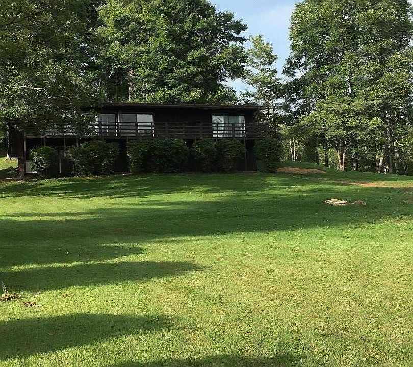 Lake View Terrace, 15 minutes to 79, 10 minutes west of Clarksburg.