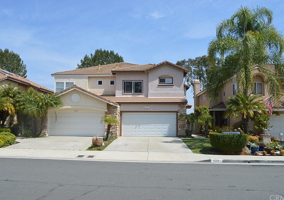 1st image of 926 S Lone Pine Ln