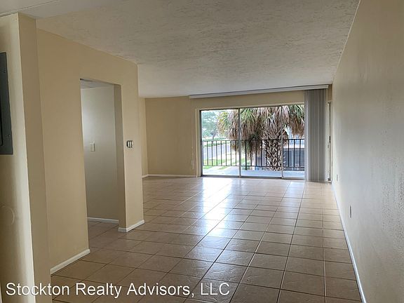 4th image of 5233 N Tamiami Trl APT 5