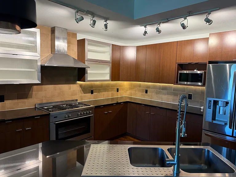 2240 N Clay St #409 — Photo 21