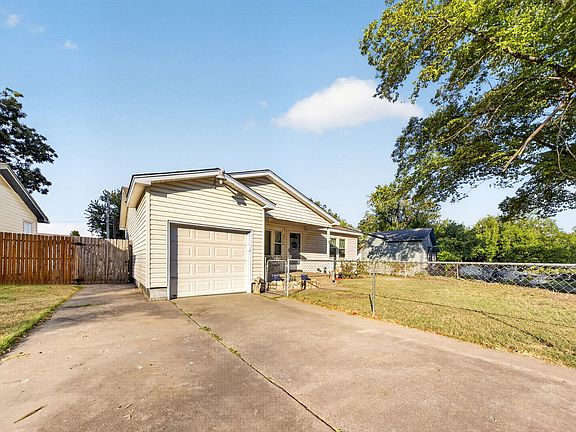 3rd image of 9517 E Newton Pl