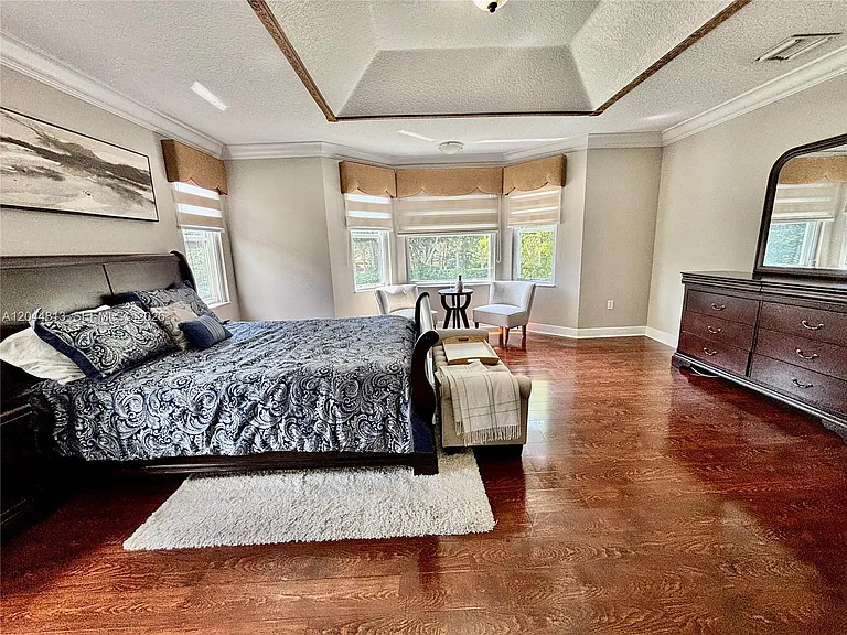 9109 Dupont Pl — Photo 28