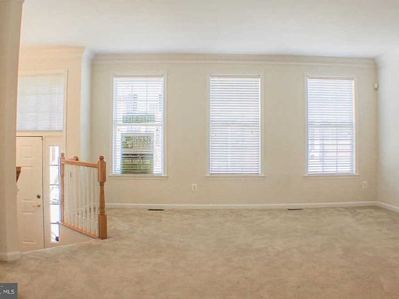 3rd image of 20954 Cohasset Ter