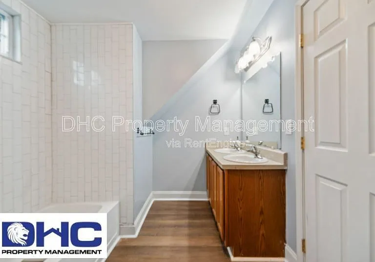 1352 Elizabeth Ln — Photo 8