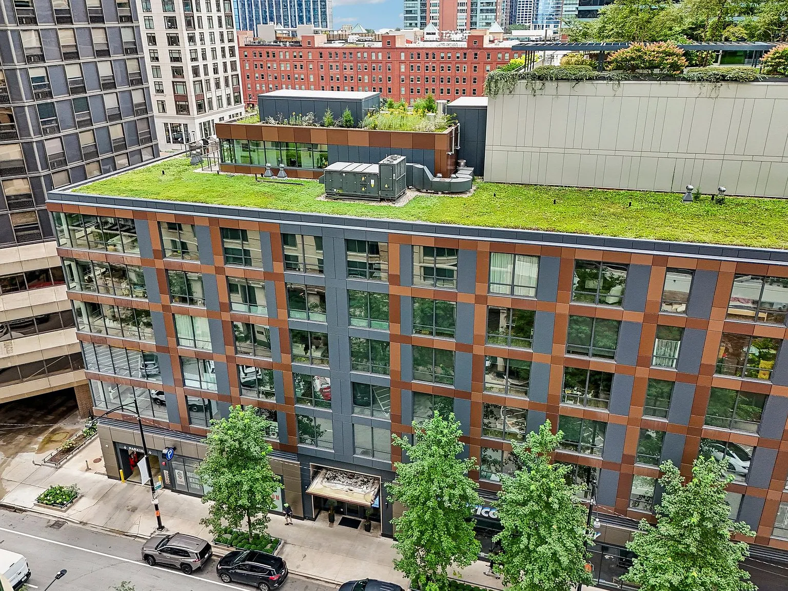 Sienna Chicago — Photo 1