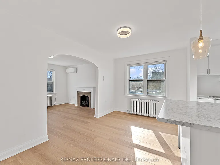 308 Jane St #UPPER — Photo 16