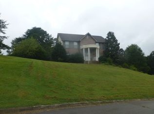 1935 Meadow Stone Ln, Knoxville, TN 37938