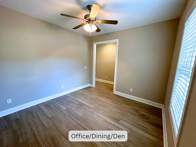 Another view of the front room right off the entry