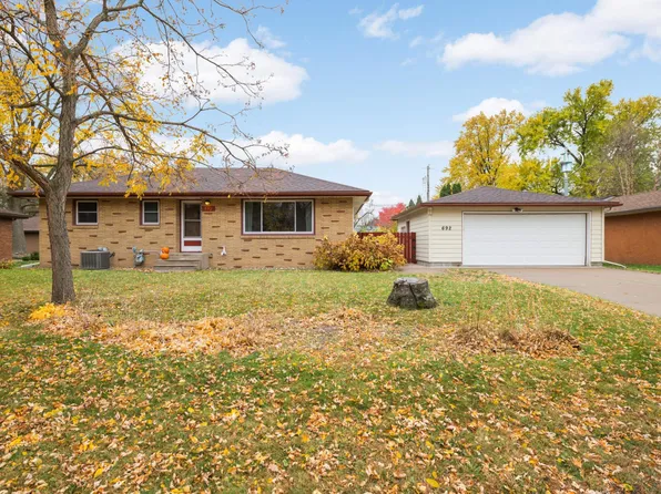 692 Grandview Ave W, Roseville, MN 55113