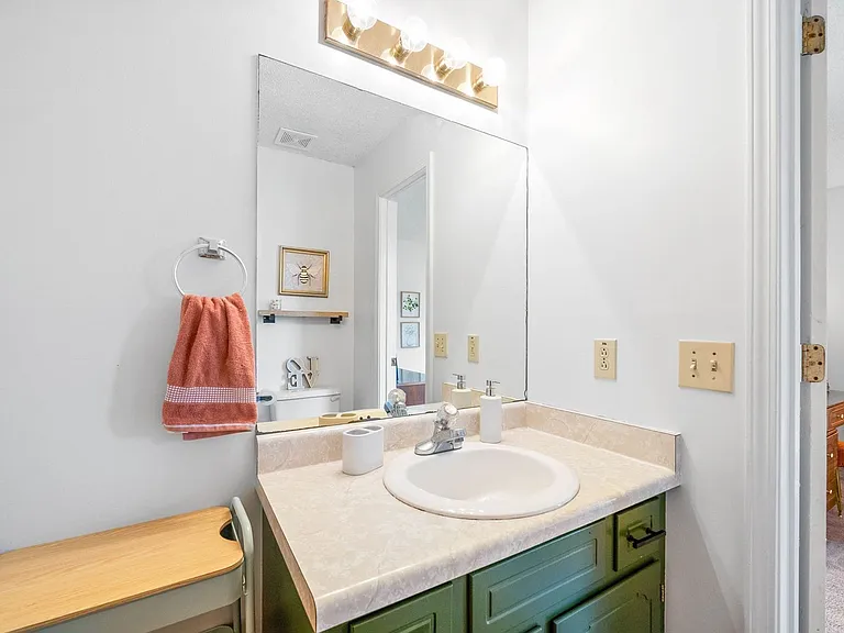 3231 Tabby Dr — Photo 34