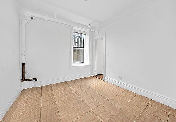 4th image of 939 Sterling Pl #Basement