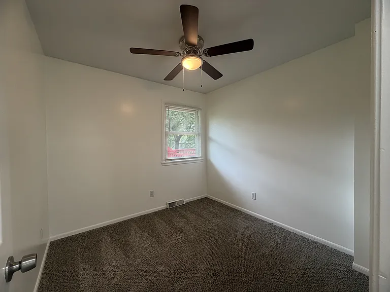 1208 S Mayview Ave — Photo 11