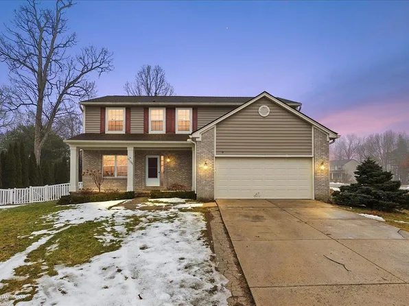 9105 Timbercrest Ln, Whitmore Lake, MI 48189