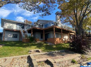 871 Tulip Ln, Petersburg, IL 62675