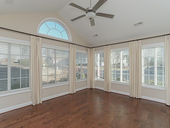 5th image of 200 Sunset Glory Ln