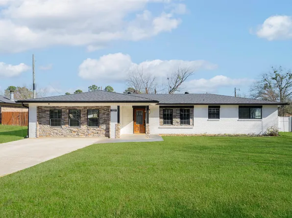 225 Joy Dr, Ore City, TX 75683