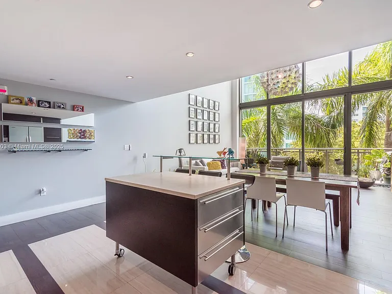 6000 Collins Ave #310 — Photo 4