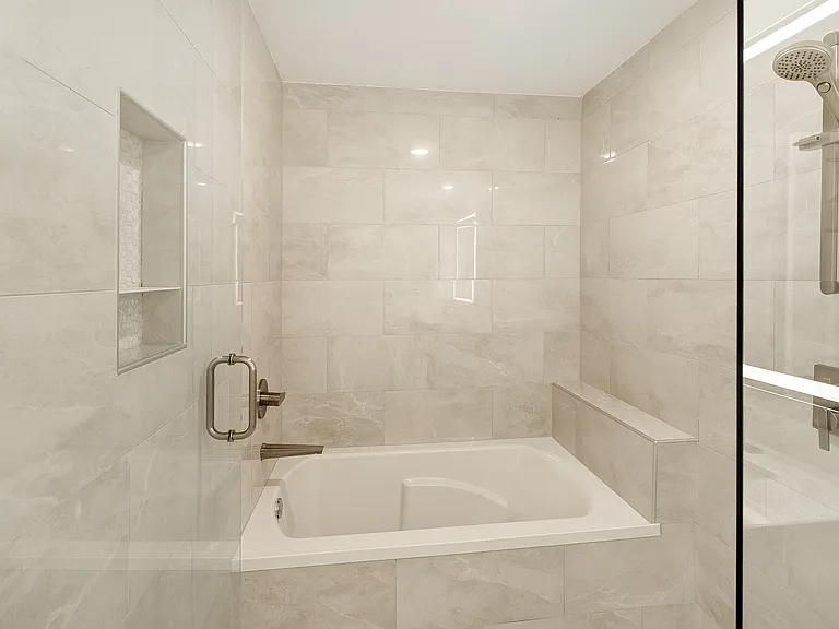 The Azul Apartment Homes — Photo 15