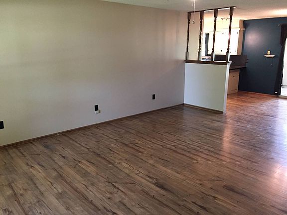 2nd image of 714 S Plum Ave