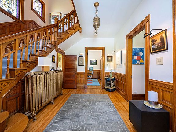 4th image of 154 Boynton Avenue