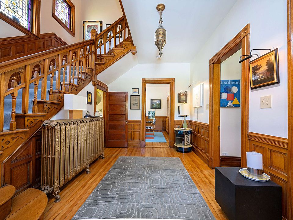 4th image of 154 Boynton Avenue