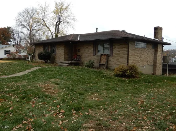 893 Highland Blvd, Coshocton, OH 43812