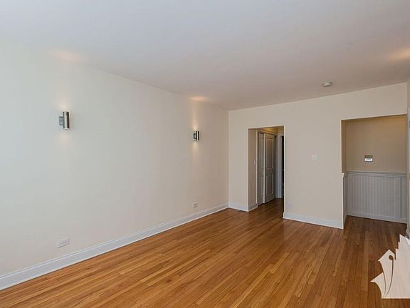 3rd image of 5068 N Wolcott Ave Unit 2N