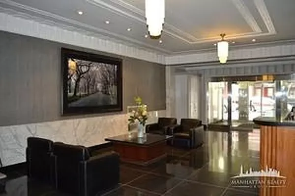 Rented by Manhattan Realty Group | media 9