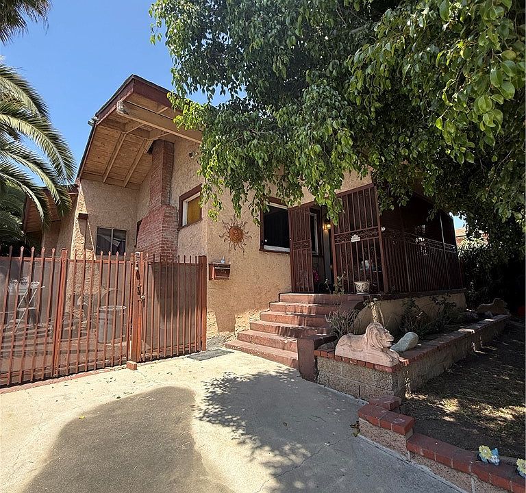 1st image of 1539 W 104th St