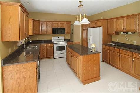 4th image of 148 Westchester Way