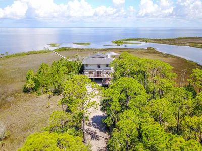 1923 Smugglers Cove Rd, Eastpoint, FL, 32328