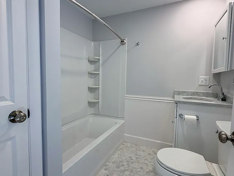 100 Sheridan Ave #1 — Photo 25