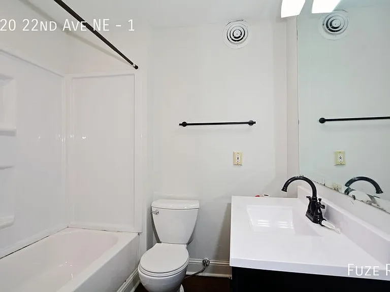 920 22nd Ave NE #1 — Photo 11