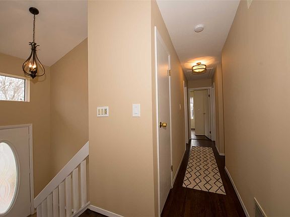 5th image of 32 Nowick Ln