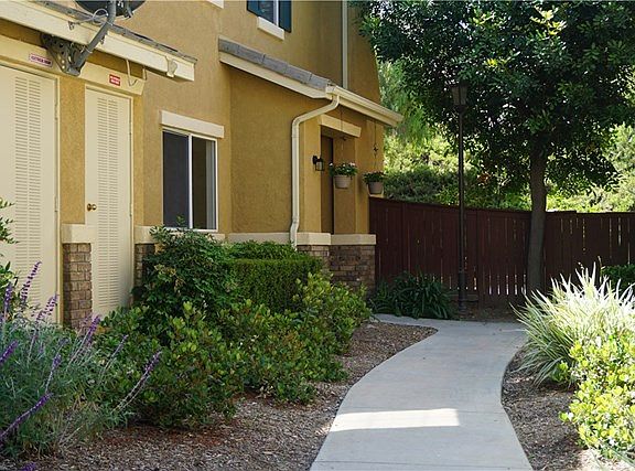 4th image of 39695 Princeton Way Unit B