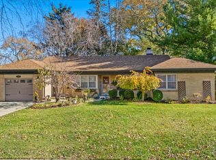 369 Vincent Pl, Elgin, IL 60123