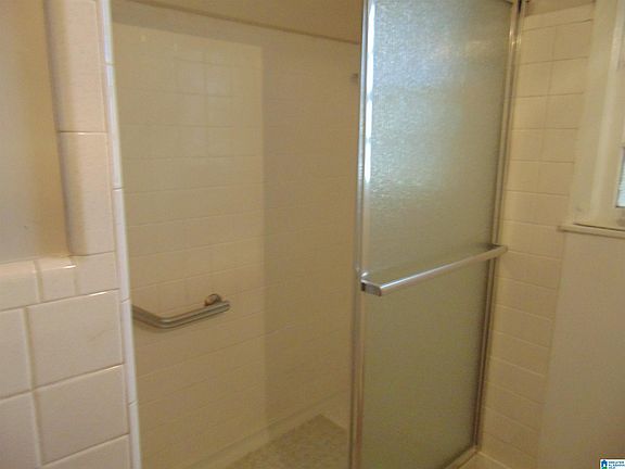 2nd image of 1532 Maple Ave SW