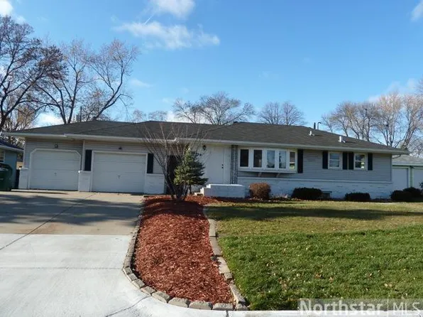 5919 Admiral Ln, Brooklyn Center, MN 55429