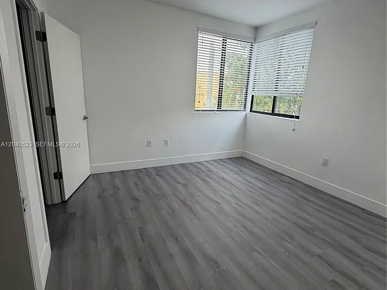 853 E 24th St #403 — Photo 12
