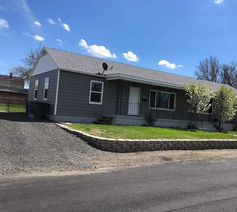 1st image of 1326 Mahan Ave