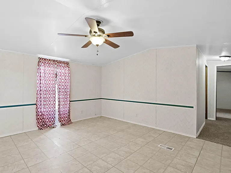 505 Ricky Zelt Dr — Photo 8