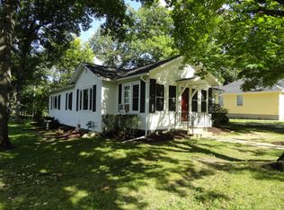 97 Oakwood St, Williams Bay, WI 53191
