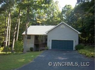 7 Tarragon Pl, Flat Rock, NC 28731