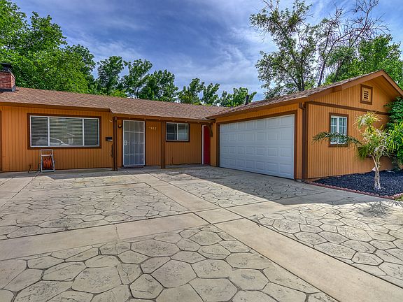 3rd image of 7582 San Felice Cir