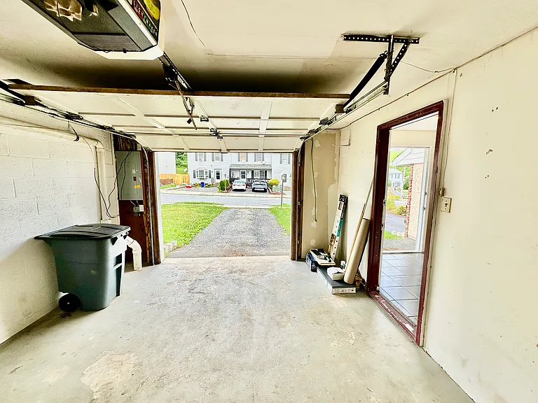 2220 Fox Run — Photo 38