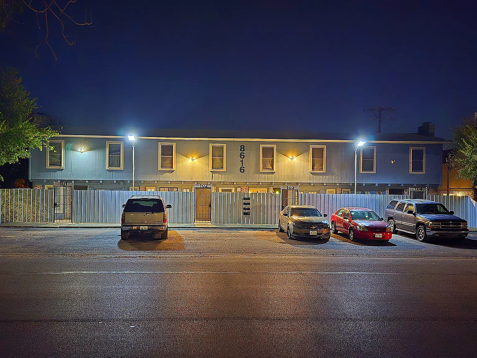 2 bed, 1.5 bath, 1010 sqft, $1,600 — Photo 1